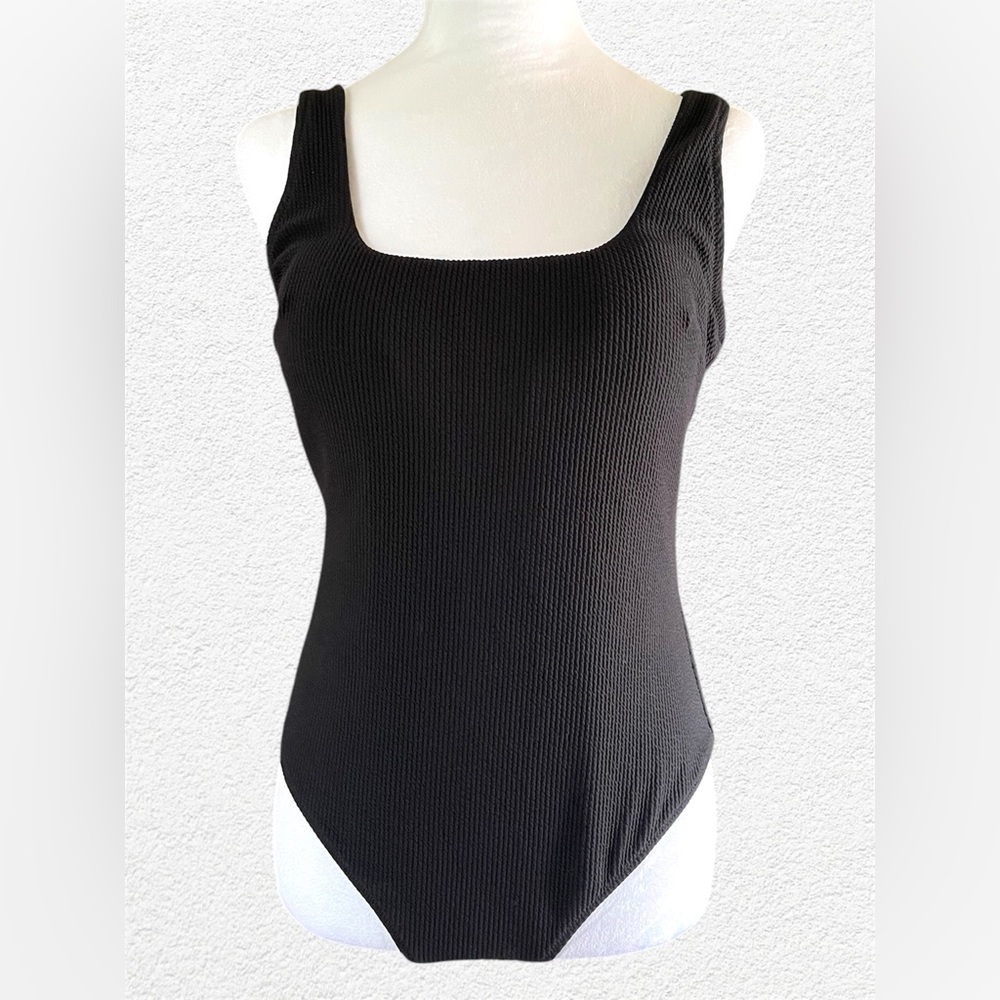 NWT H&M Padded-Cup High-Leg Swimsuit in Black Textured Size Medium